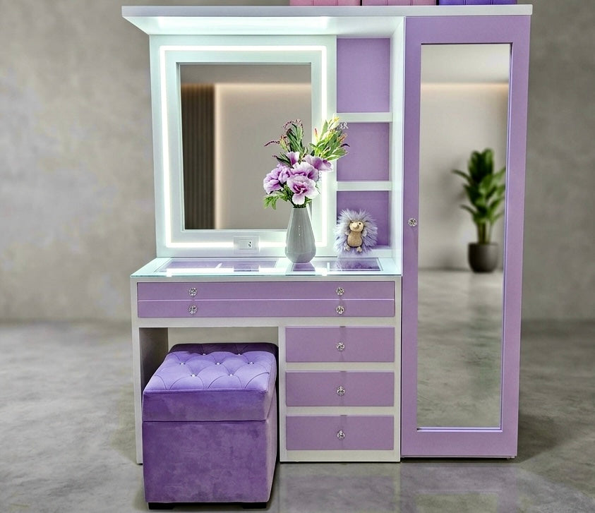 Makeup vanity set