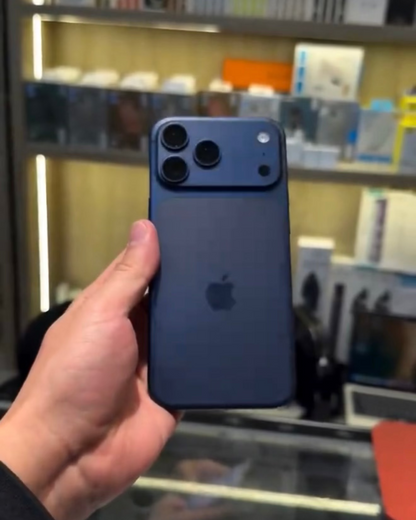 Apple iPhone 17 Pro Max, 512GB, SIM Global, Deep Blue, slightly  used